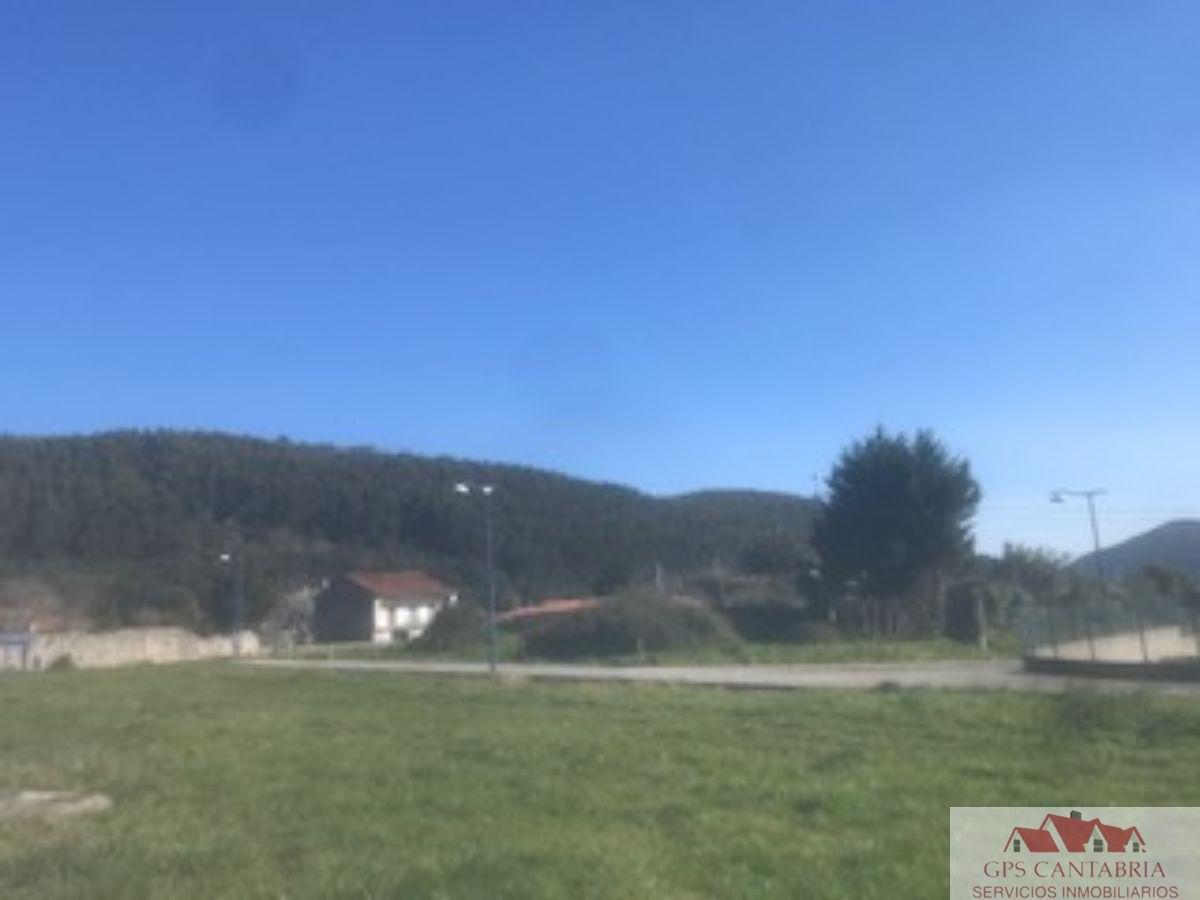 For sale of land in Argoños