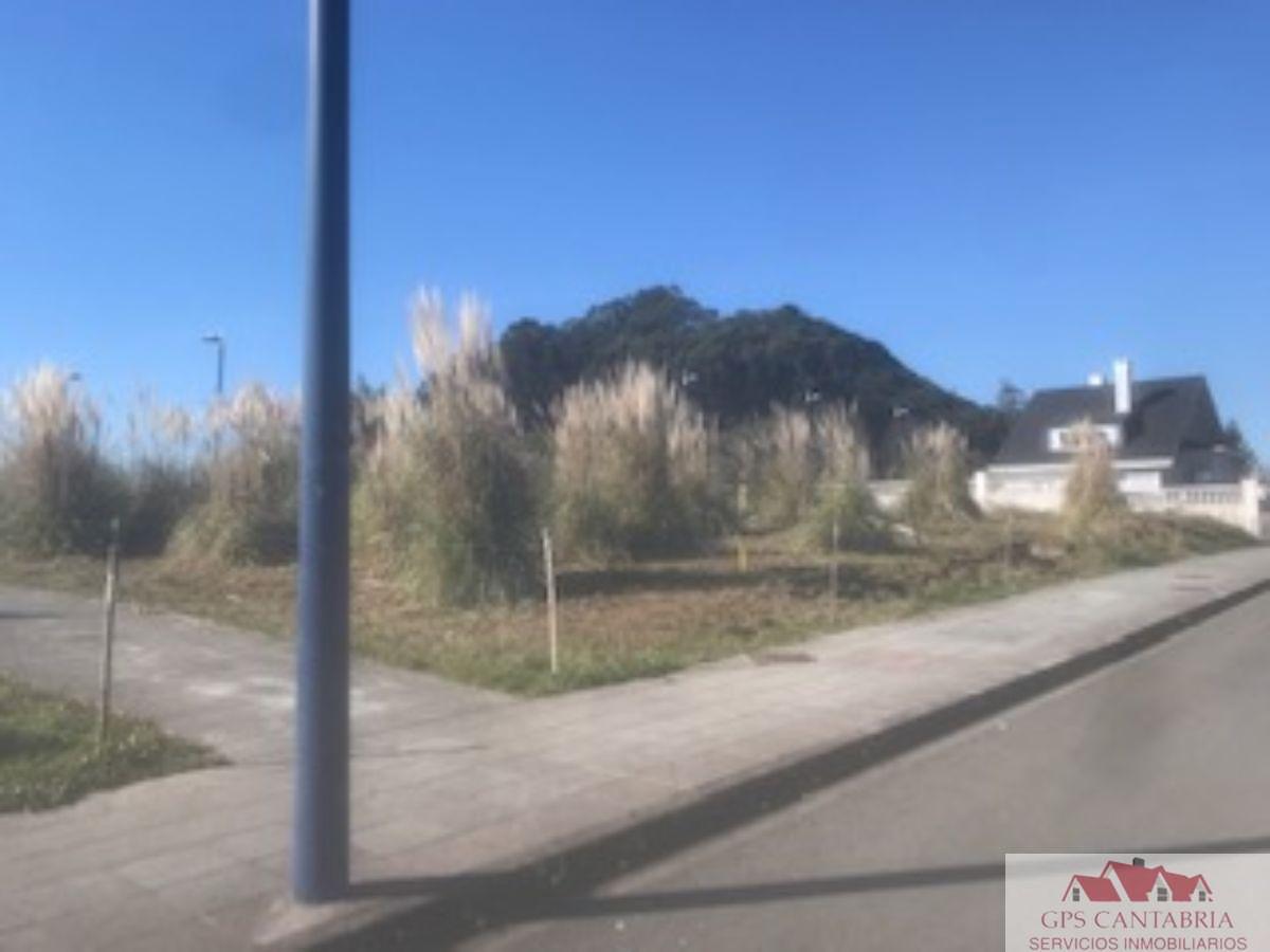 For sale of land in Argoños