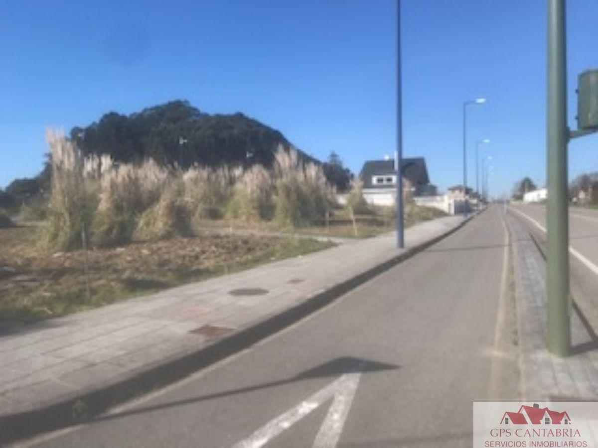 For sale of land in Argoños