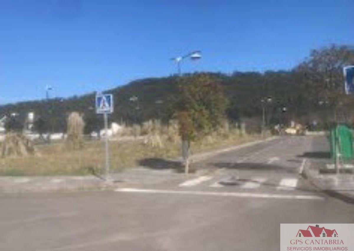 For sale of land in Argoños