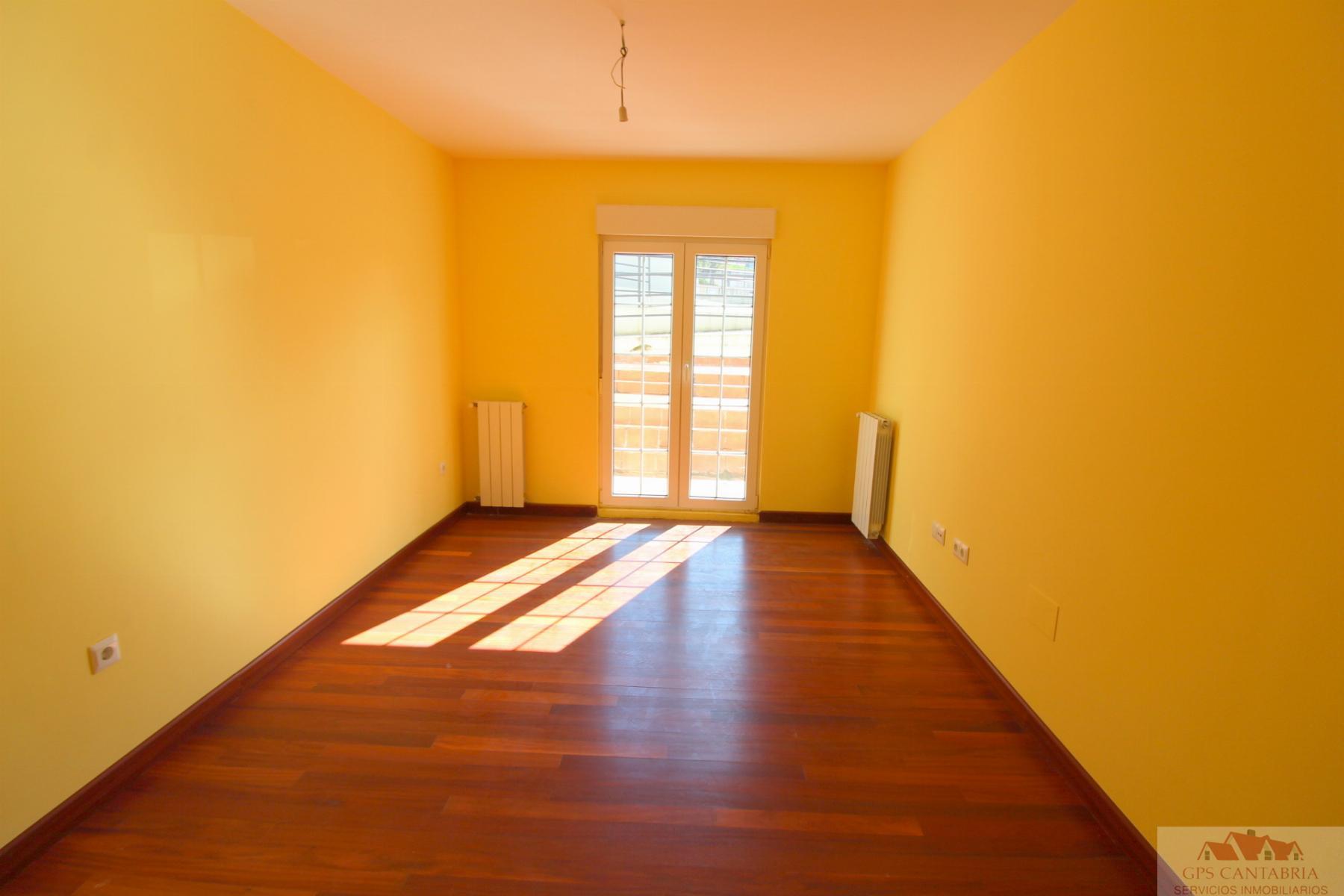 Venta de planta baja en Reinosa