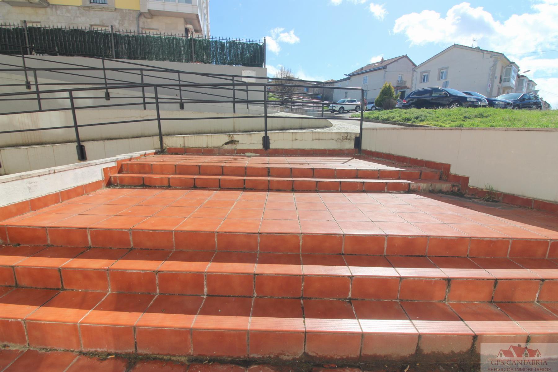 Venta de planta baja en Reinosa
