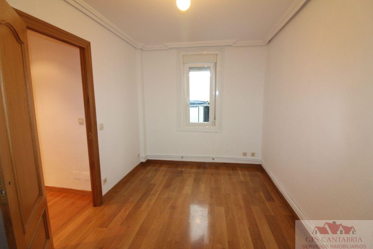 For sale of flat in Santander