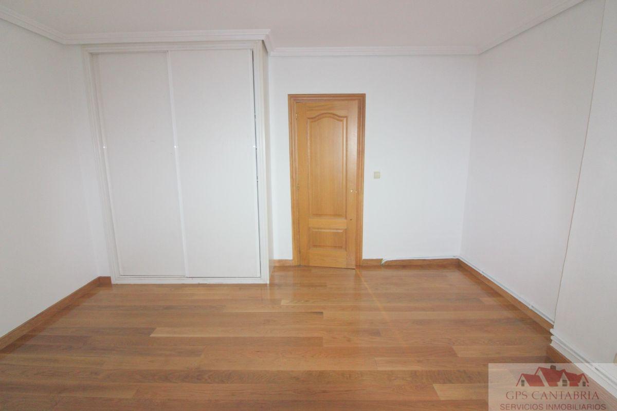 For sale of flat in Santander