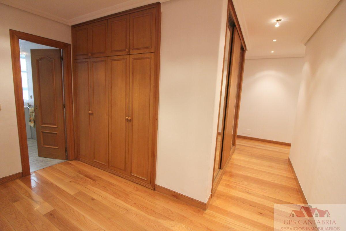 For sale of flat in Santander