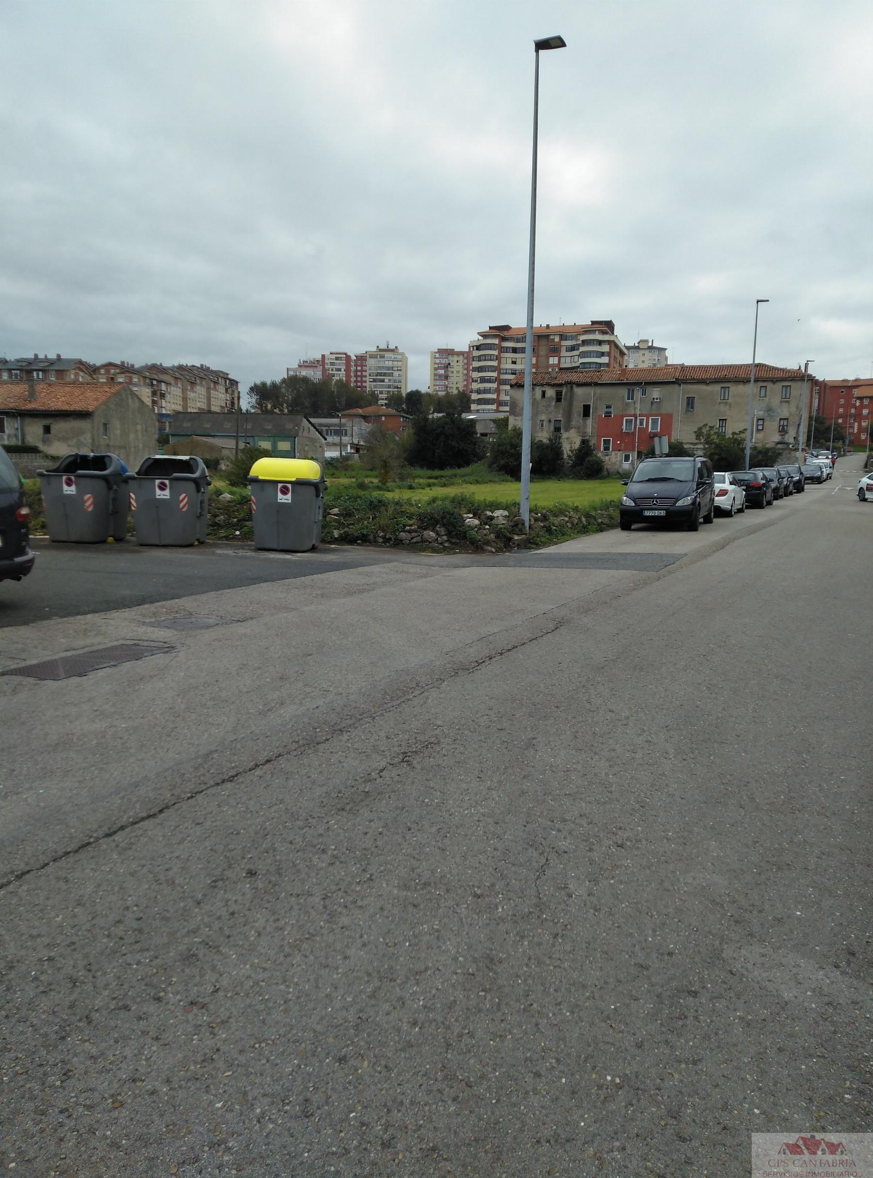 For sale of land in Santander