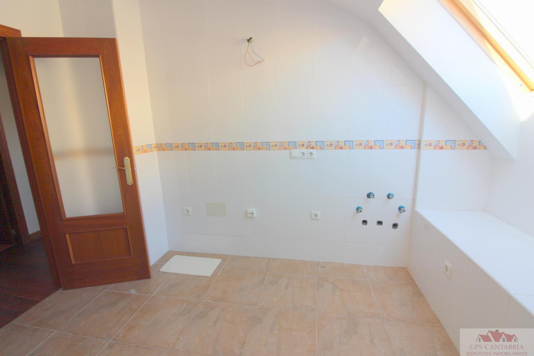 For sale of penthouse in Reinosa