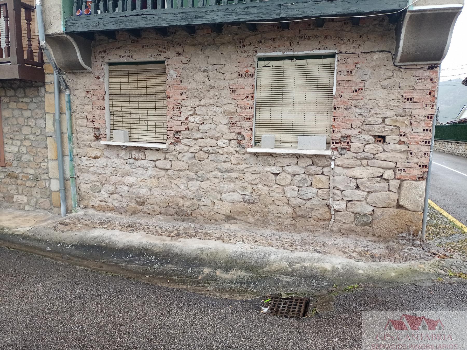 Venta de planta baja en Los Corrales de Buelna