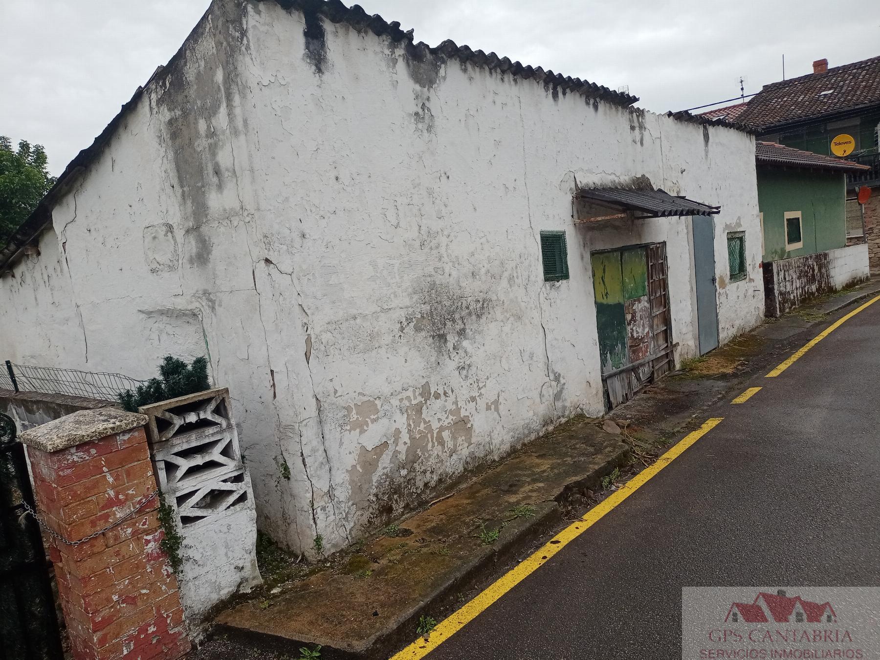 Venta de planta baja en Los Corrales de Buelna