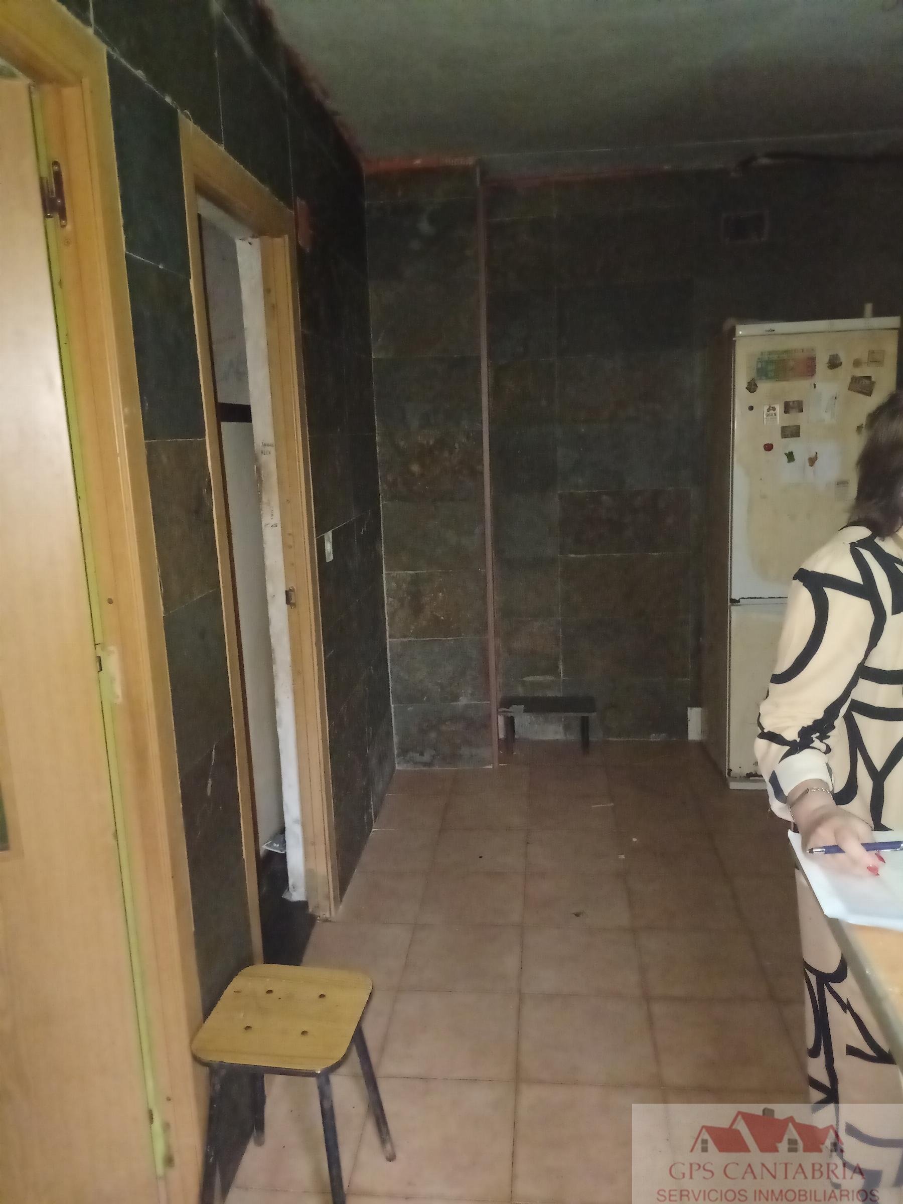 Venta de planta baja en Los Corrales de Buelna