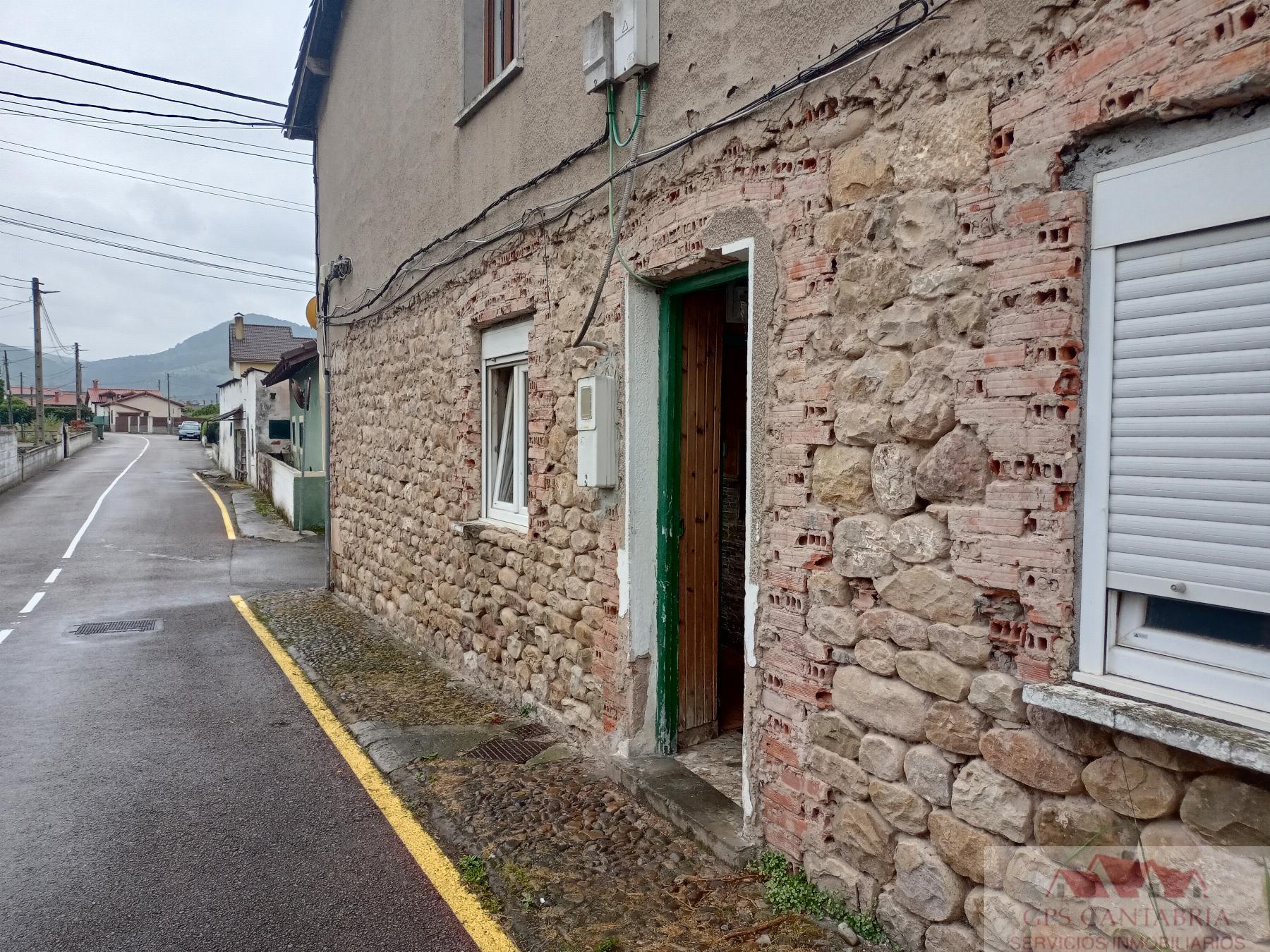 Venta de planta baja en Los Corrales de Buelna