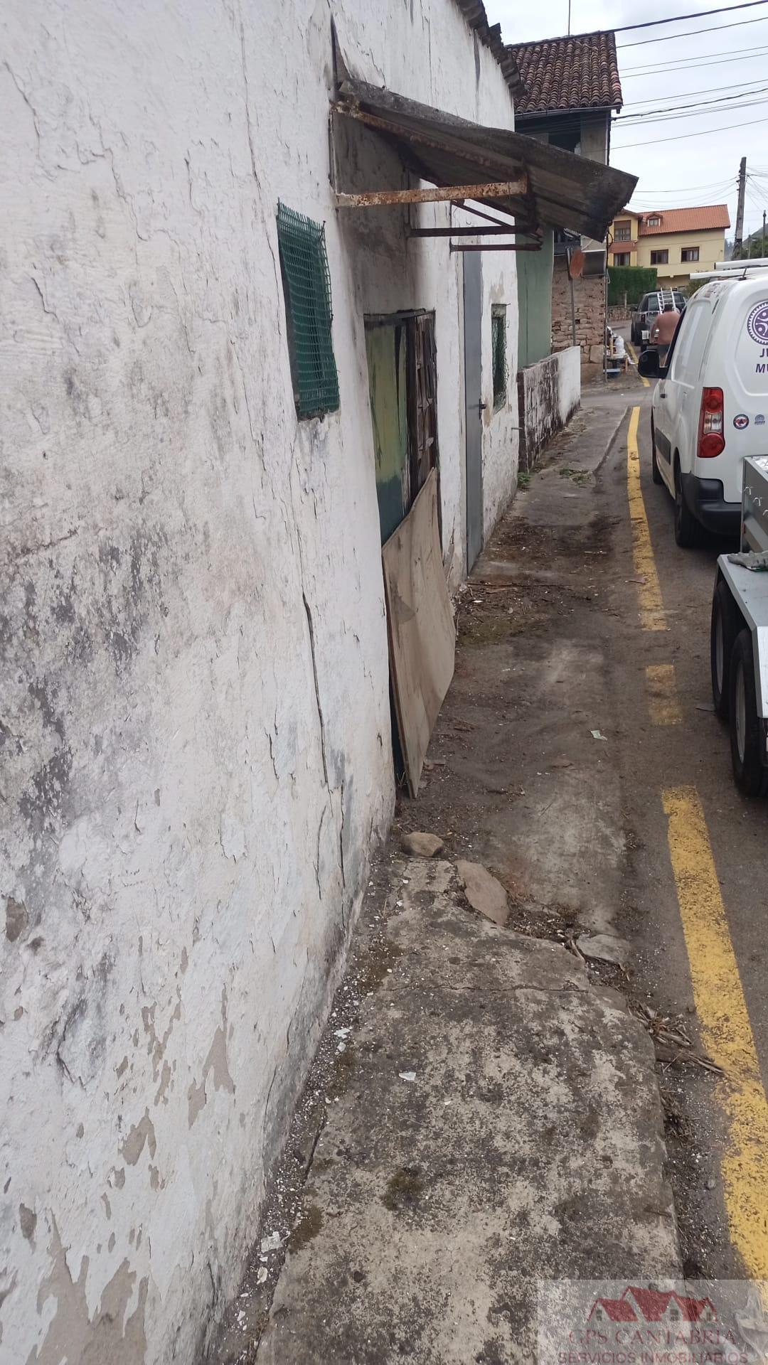 Venta de planta baja en Los Corrales de Buelna