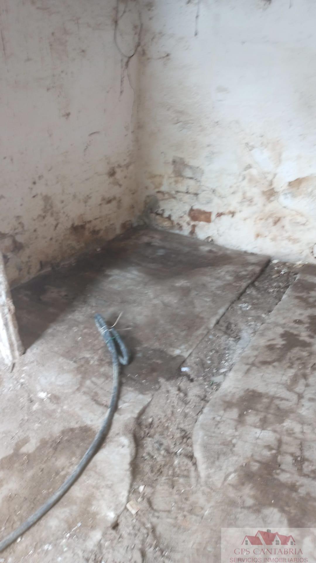 Venta de planta baja en Los Corrales de Buelna