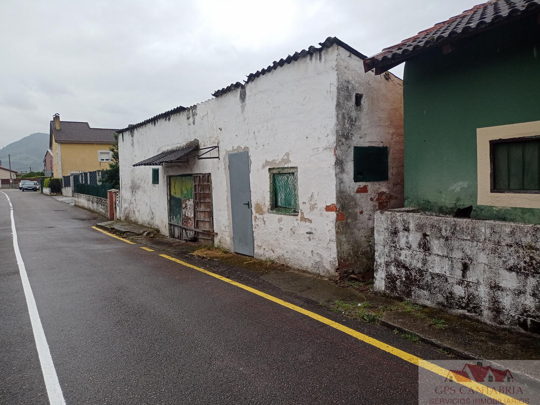 Venta de planta baja en Los Corrales de Buelna