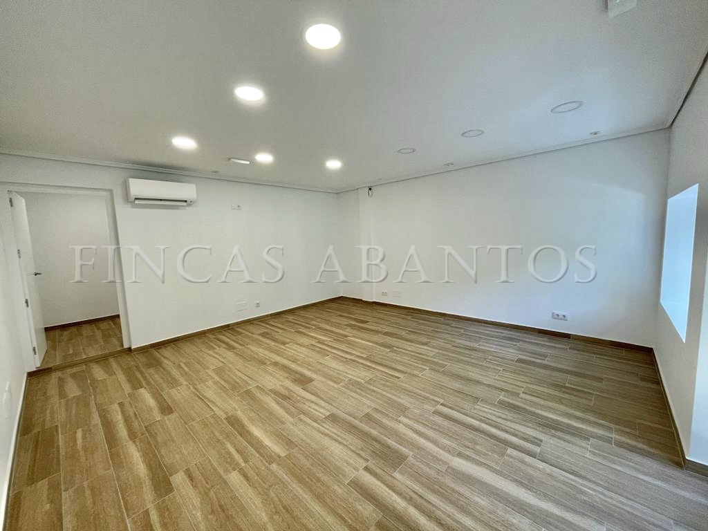 Venta de local en El Escorial