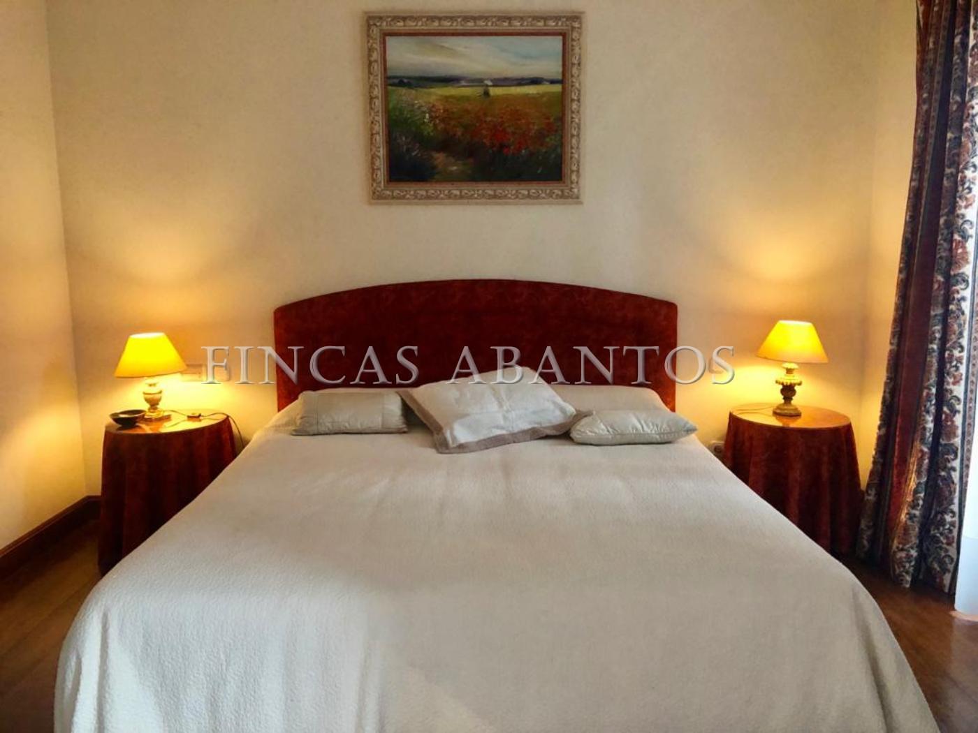 For sale of hotel in San Lorenzo de El Escorial