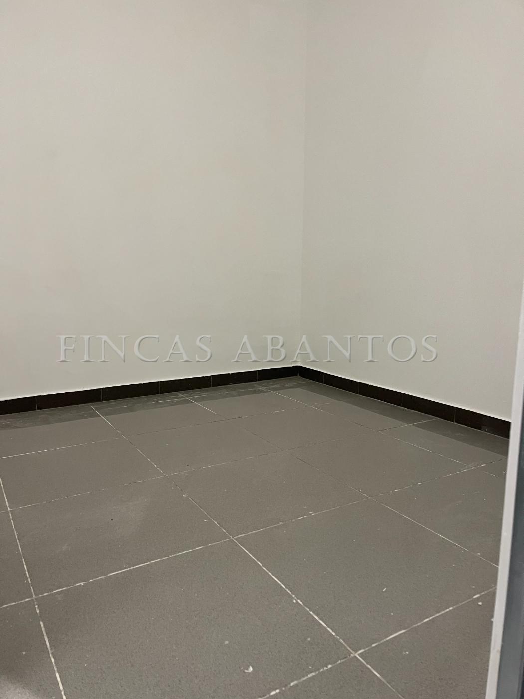 For sale of storage room in San Lorenzo de El Escorial