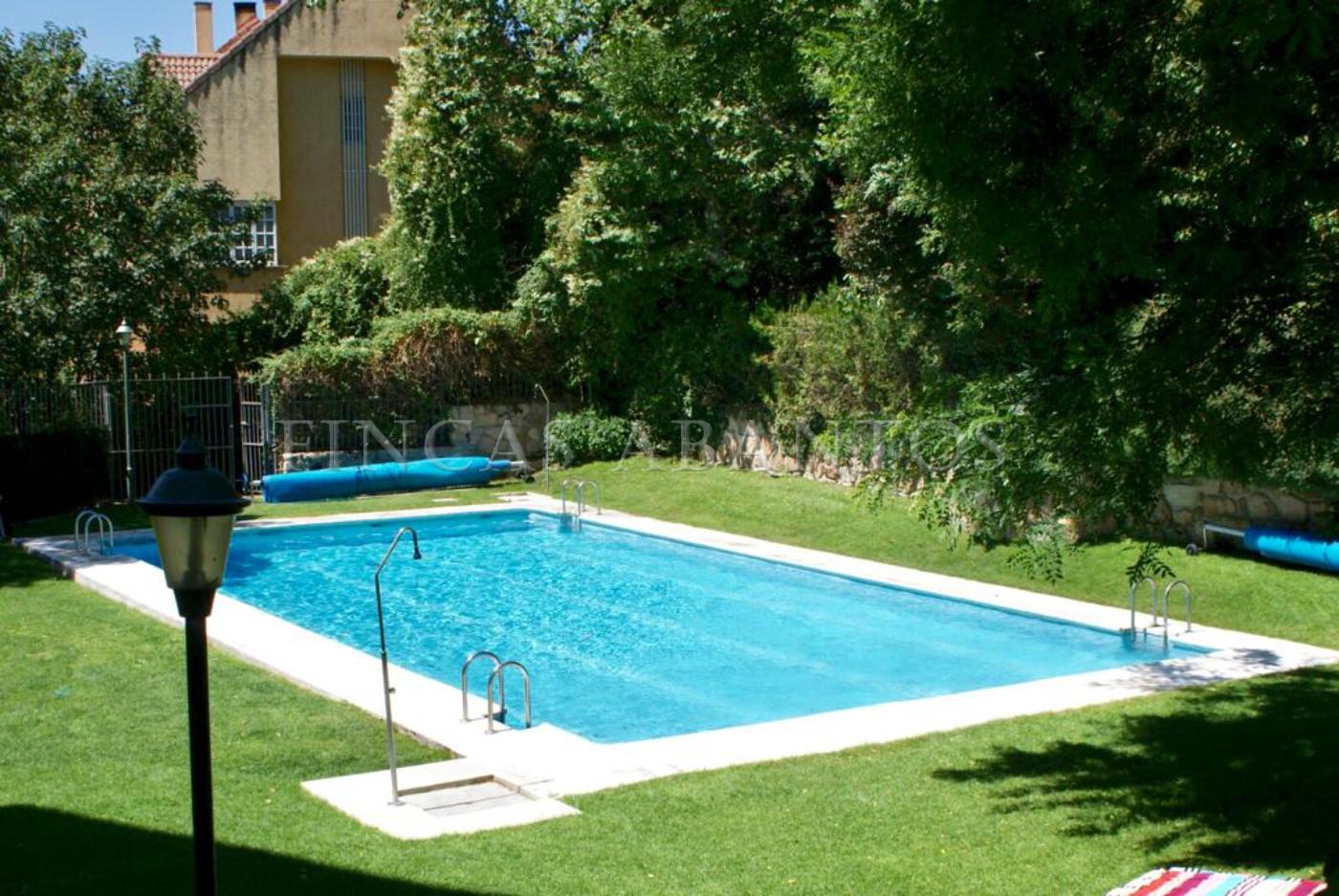 For sale of flat in San Lorenzo de El Escorial