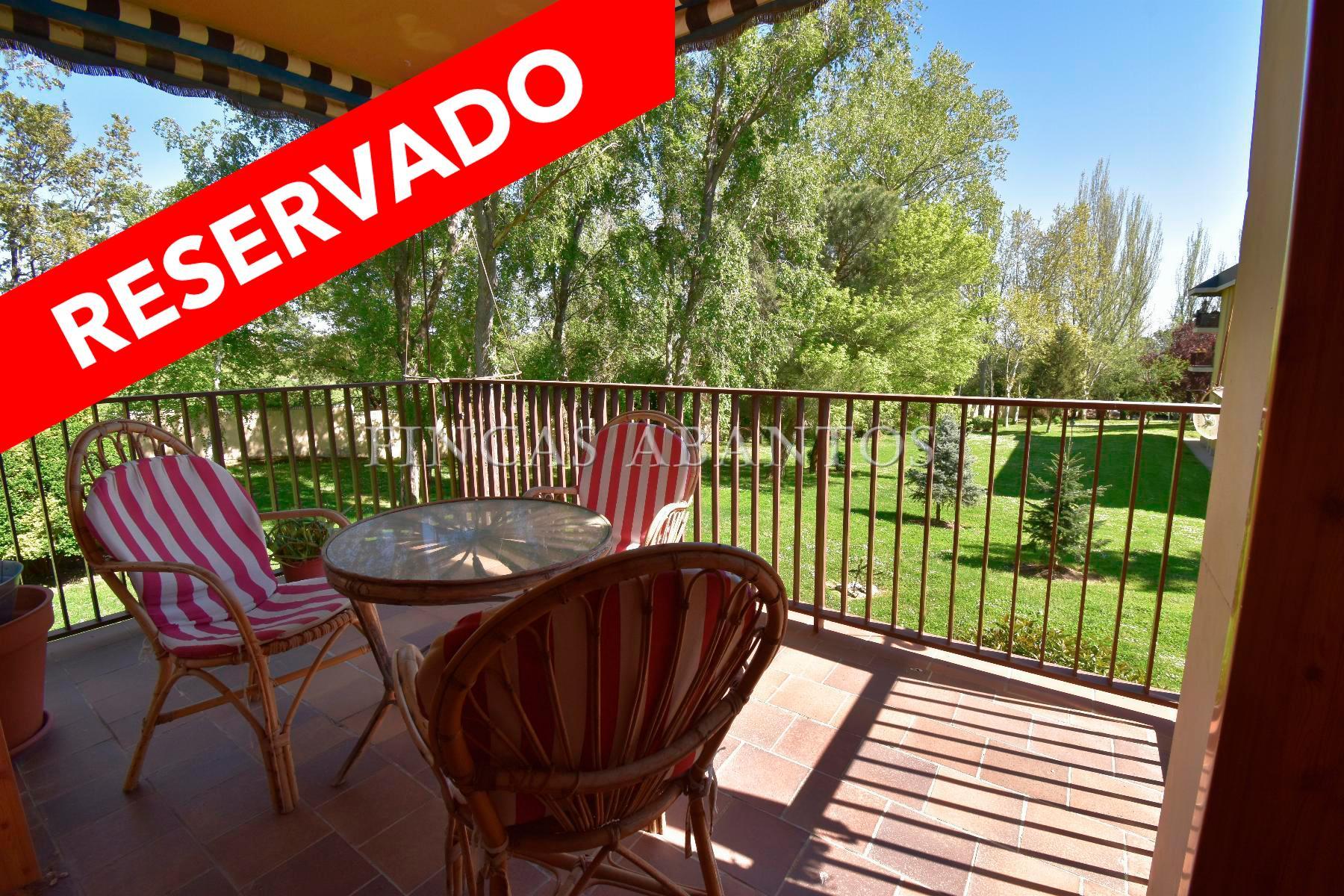 For sale of flat in San Lorenzo de El Escorial