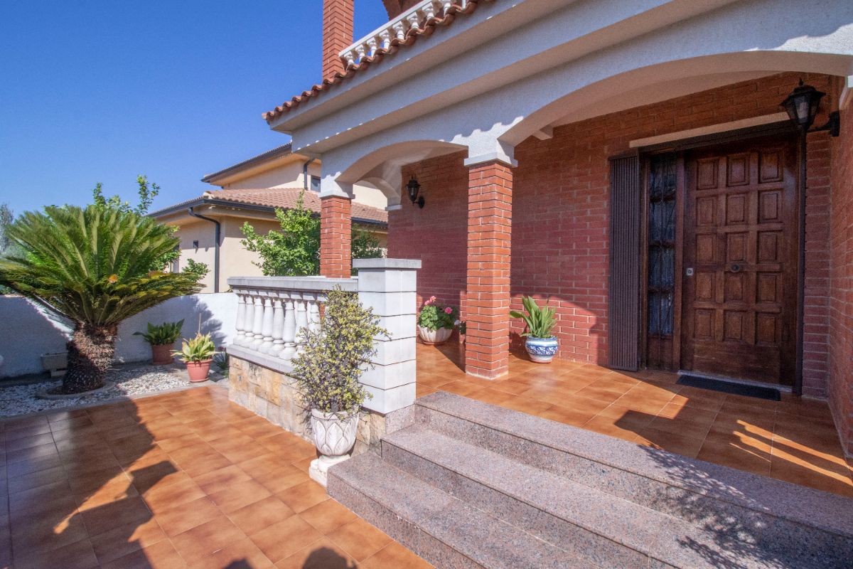 Venta de casa en Coma - Ruga