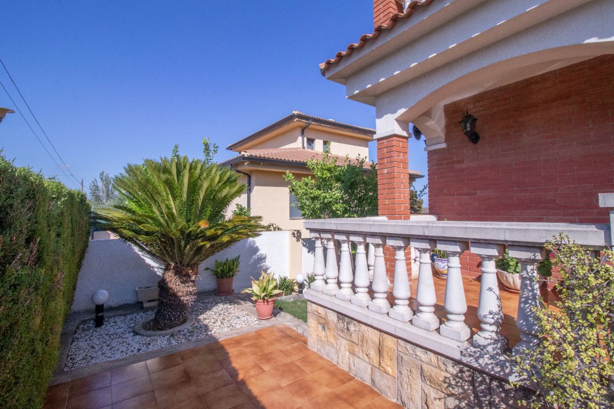 Venta de casa en Coma - Ruga