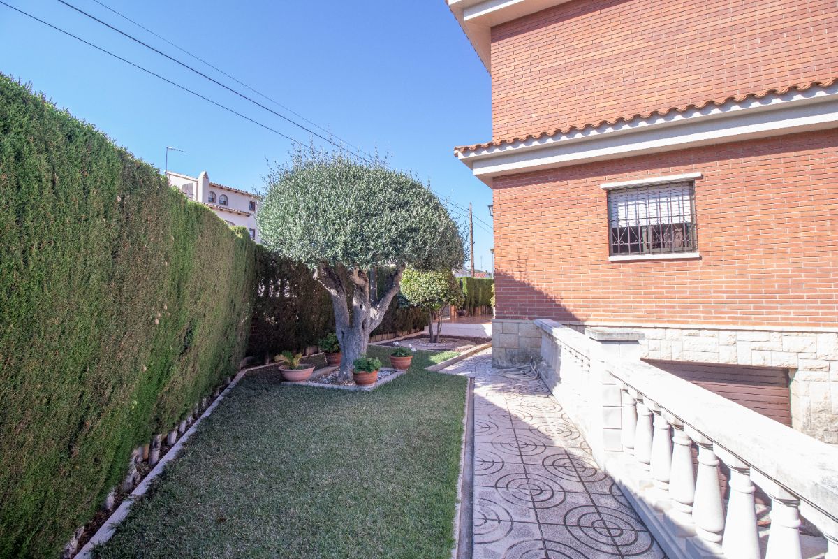 Venta de casa en Coma - Ruga