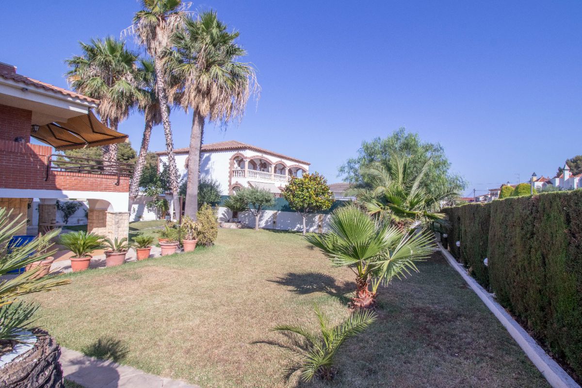 Venta de casa en Coma - Ruga
