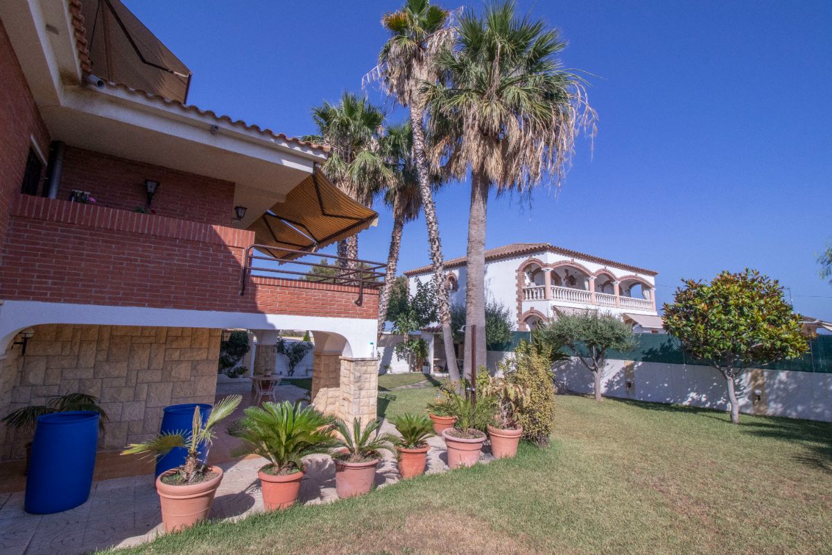 Venta de casa en Coma - Ruga