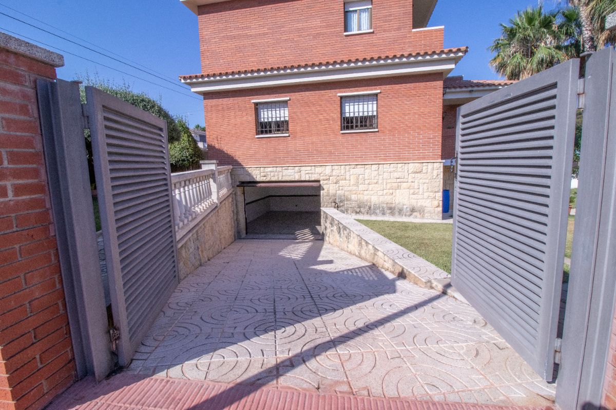 Venta de casa en Coma - Ruga