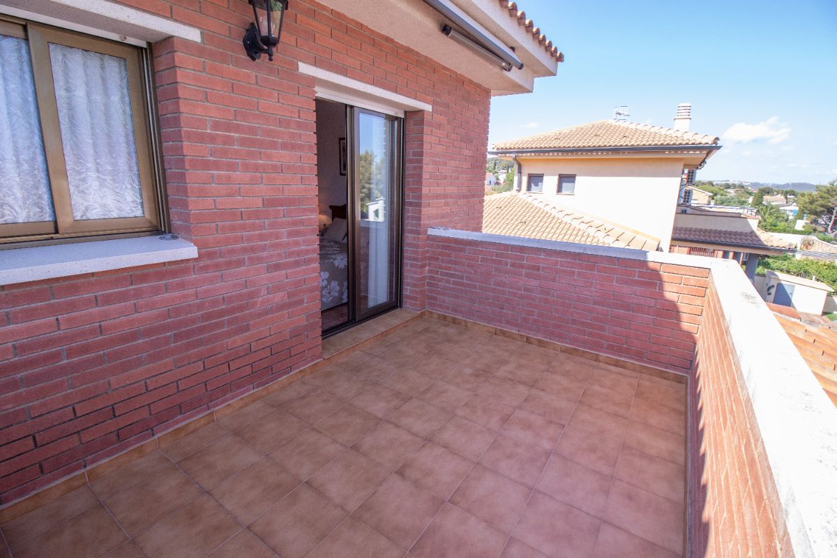 Venta de casa en Coma - Ruga