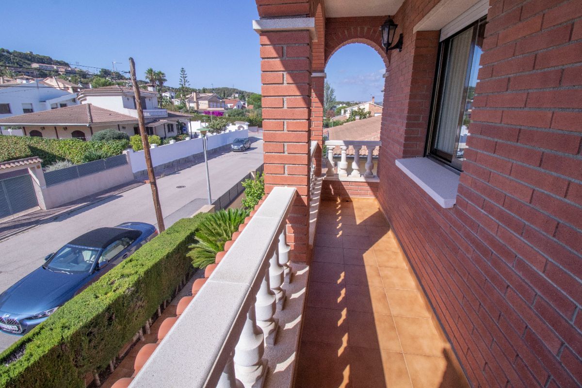 Venta de casa en Coma - Ruga