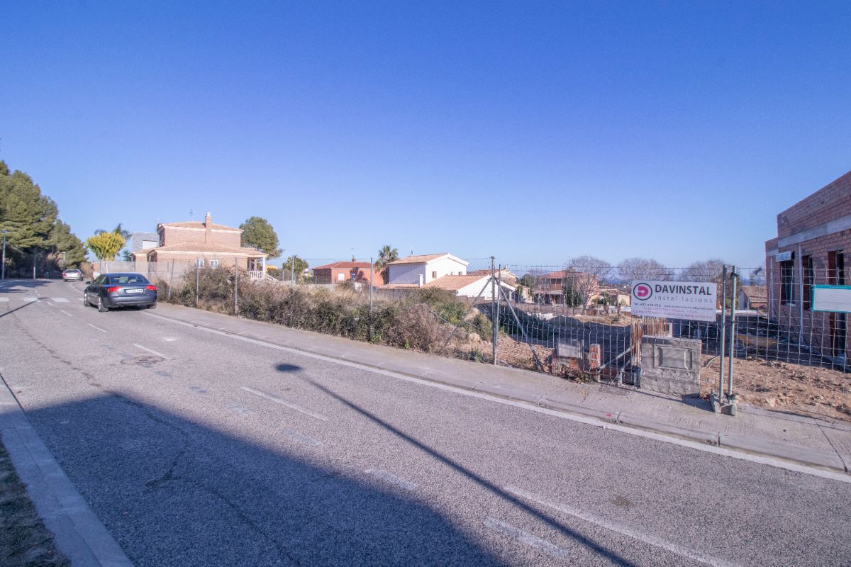 For sale of land in Calafell