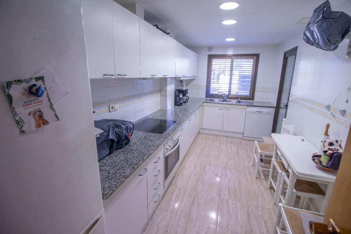 Venta de planta baja en Coma - Ruga