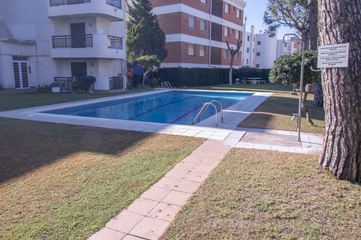 Venta de planta baja en Coma - Ruga