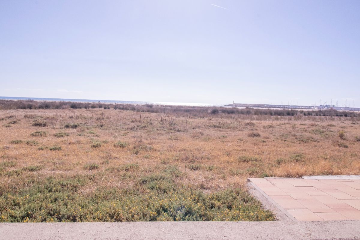 Venta de planta baja en Coma - Ruga
