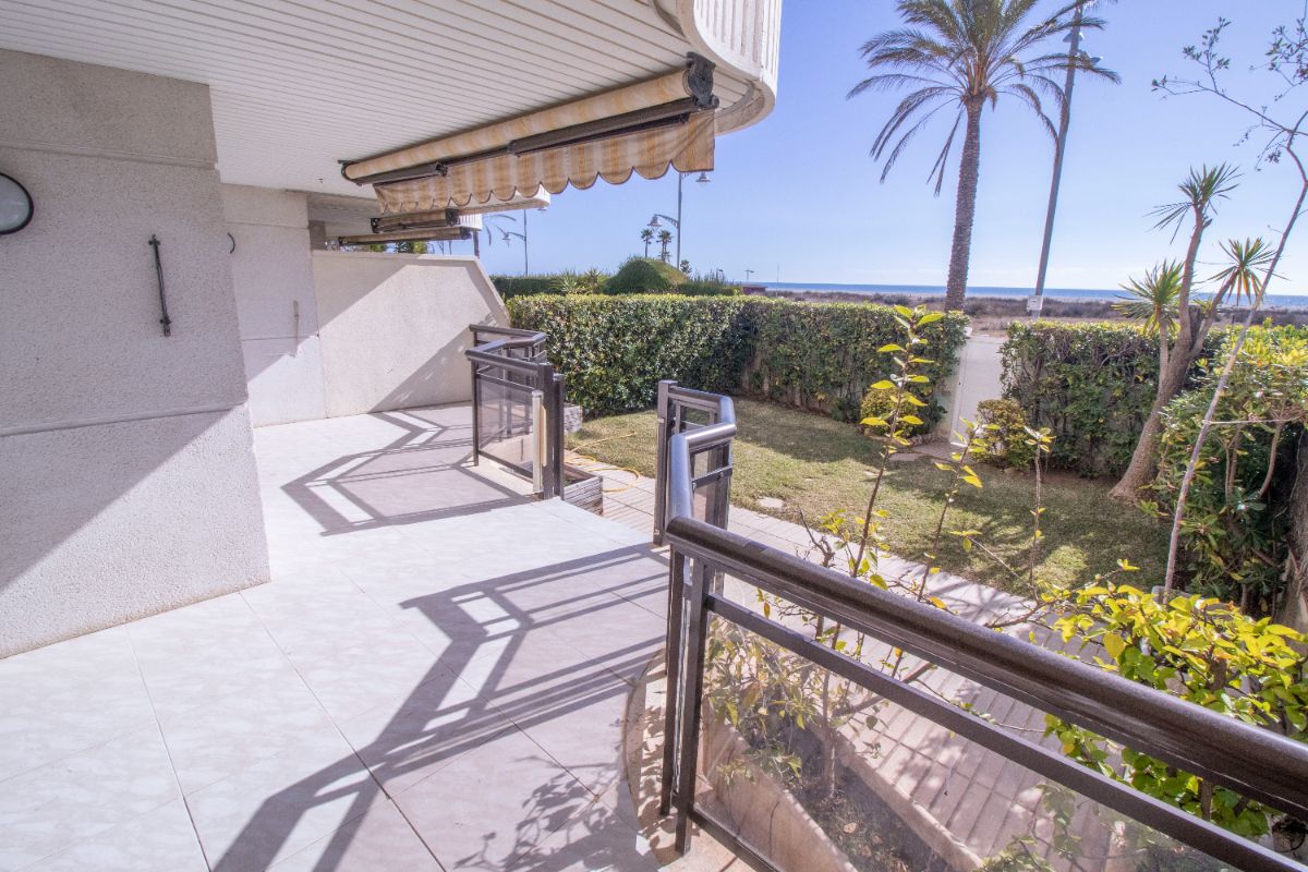 Venta de planta baja en Coma - Ruga