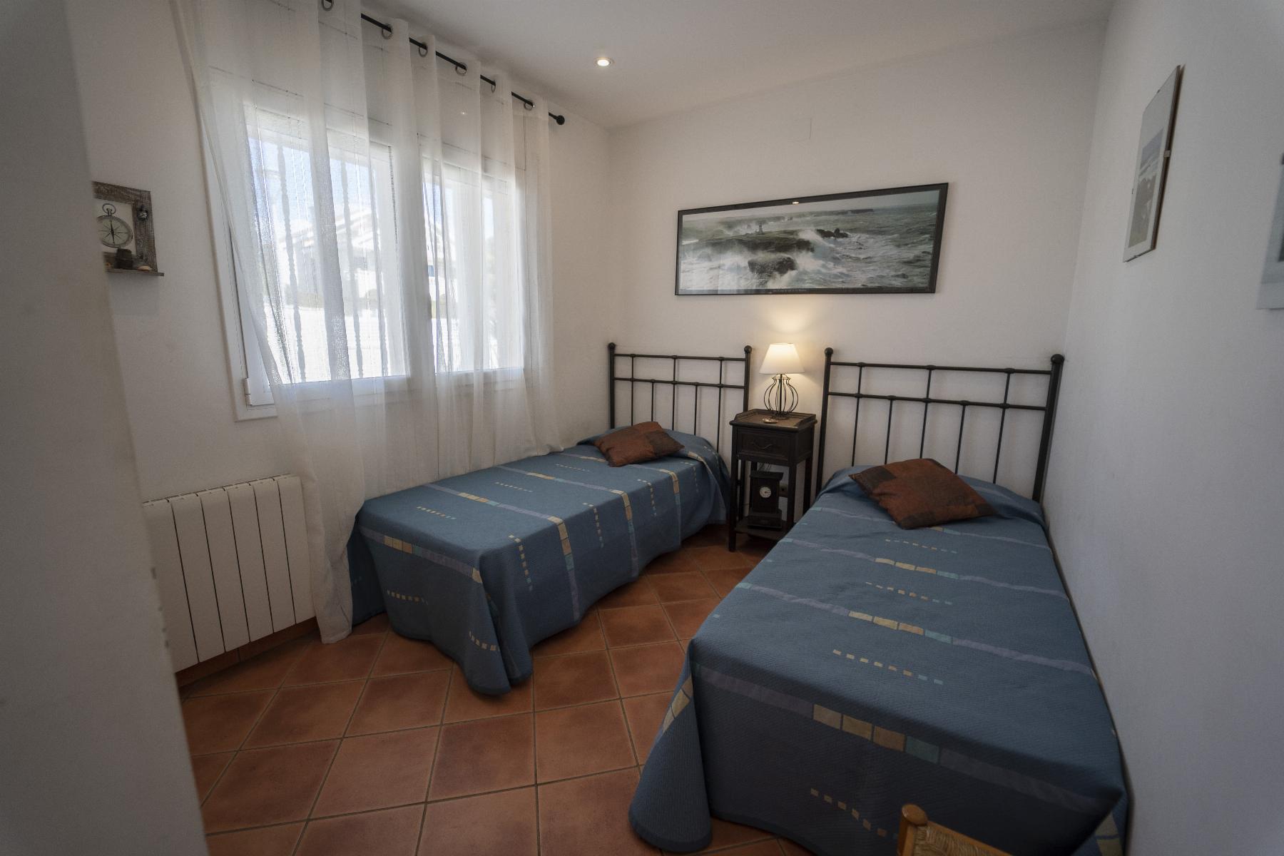 Til salg fra hus i Coma - Ruga