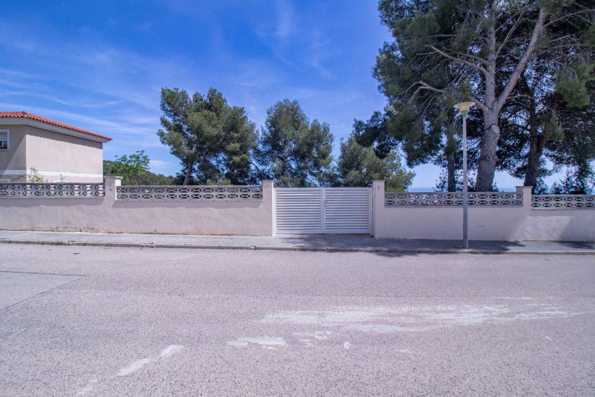 Venta de terreno en Coma - Ruga