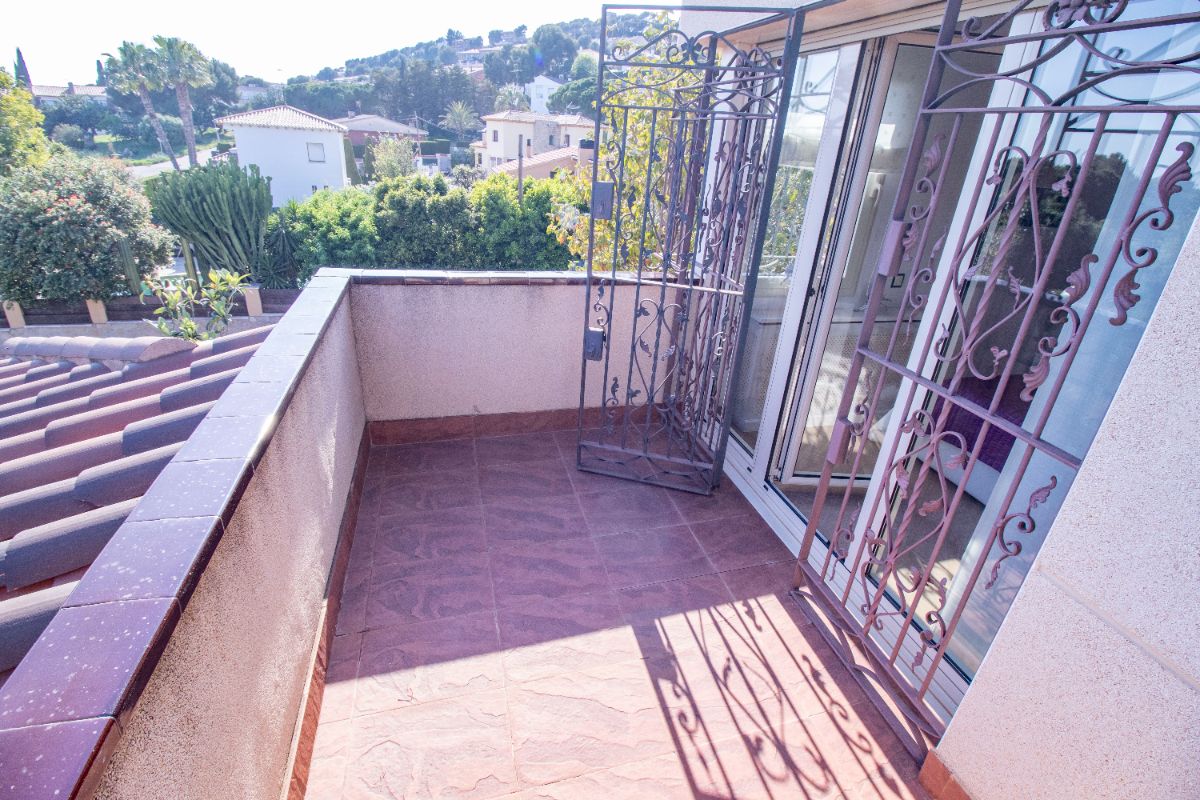 Venta de casa en Coma - Ruga