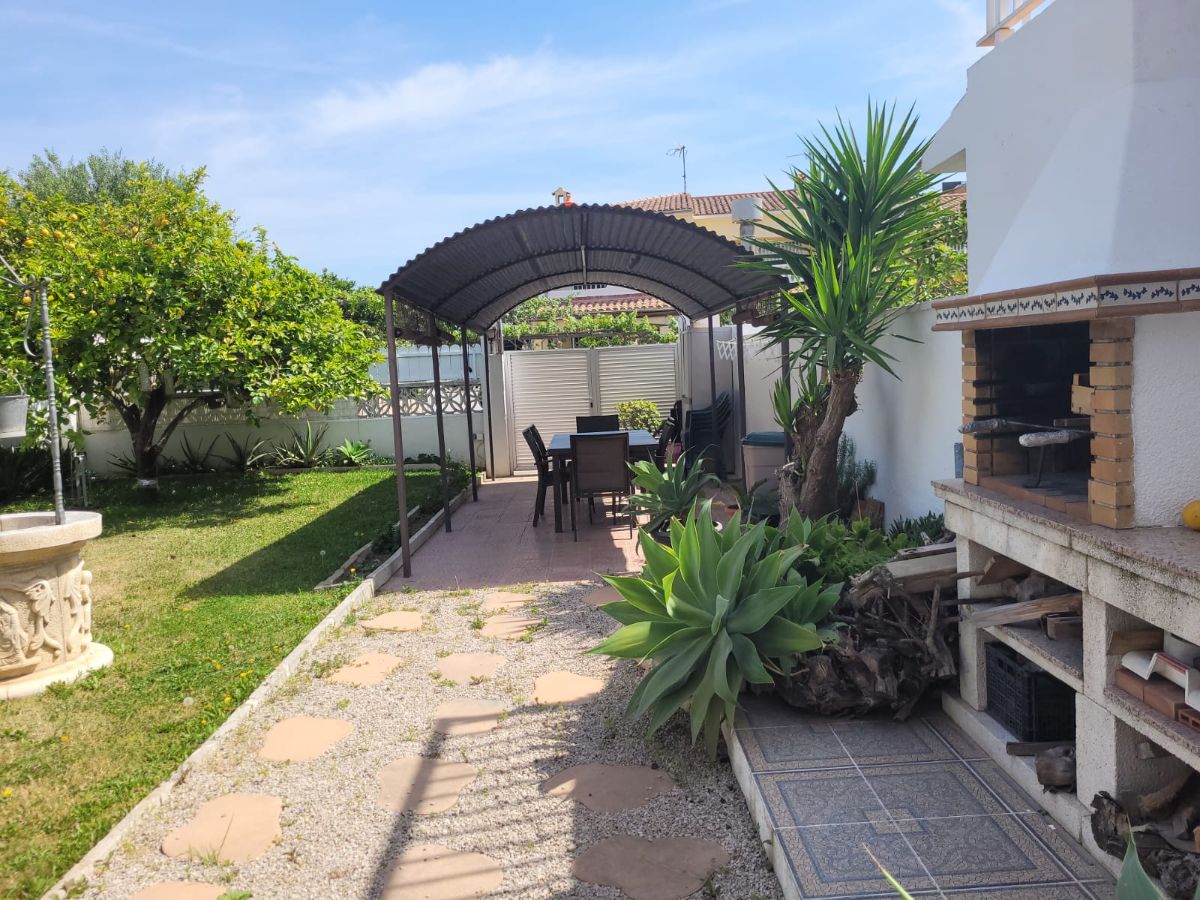 Venta de casa en Coma - Ruga