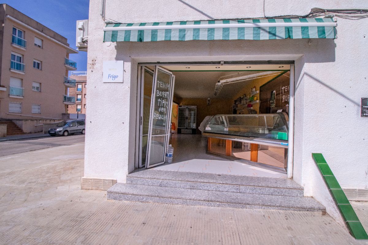 Venda de local comercial a Coma - Ruga