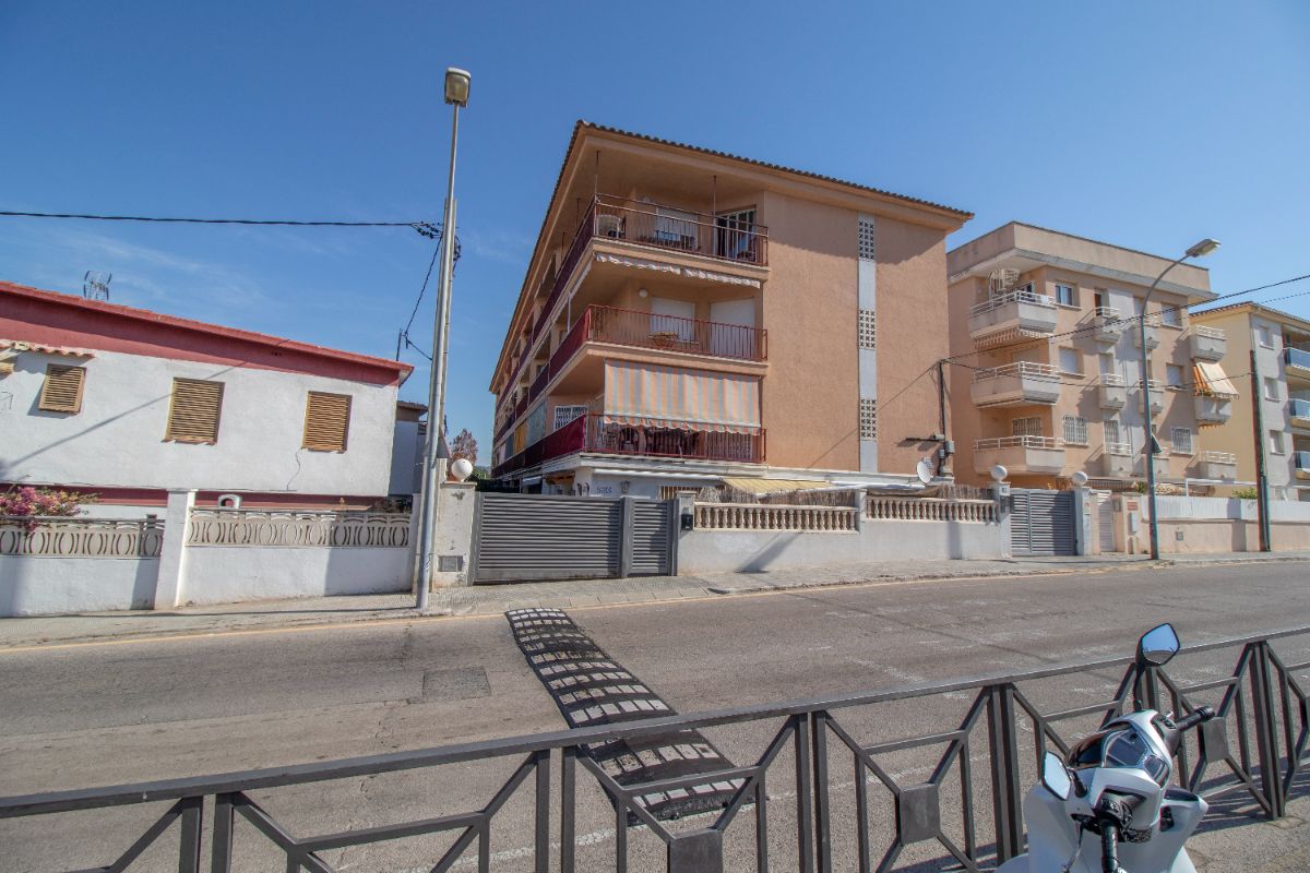 Venta de planta baja en Coma - Ruga