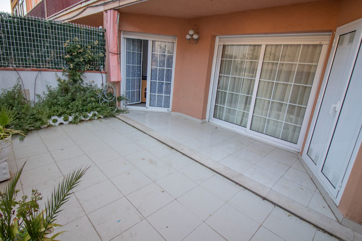 Venta de planta baja en Coma - Ruga