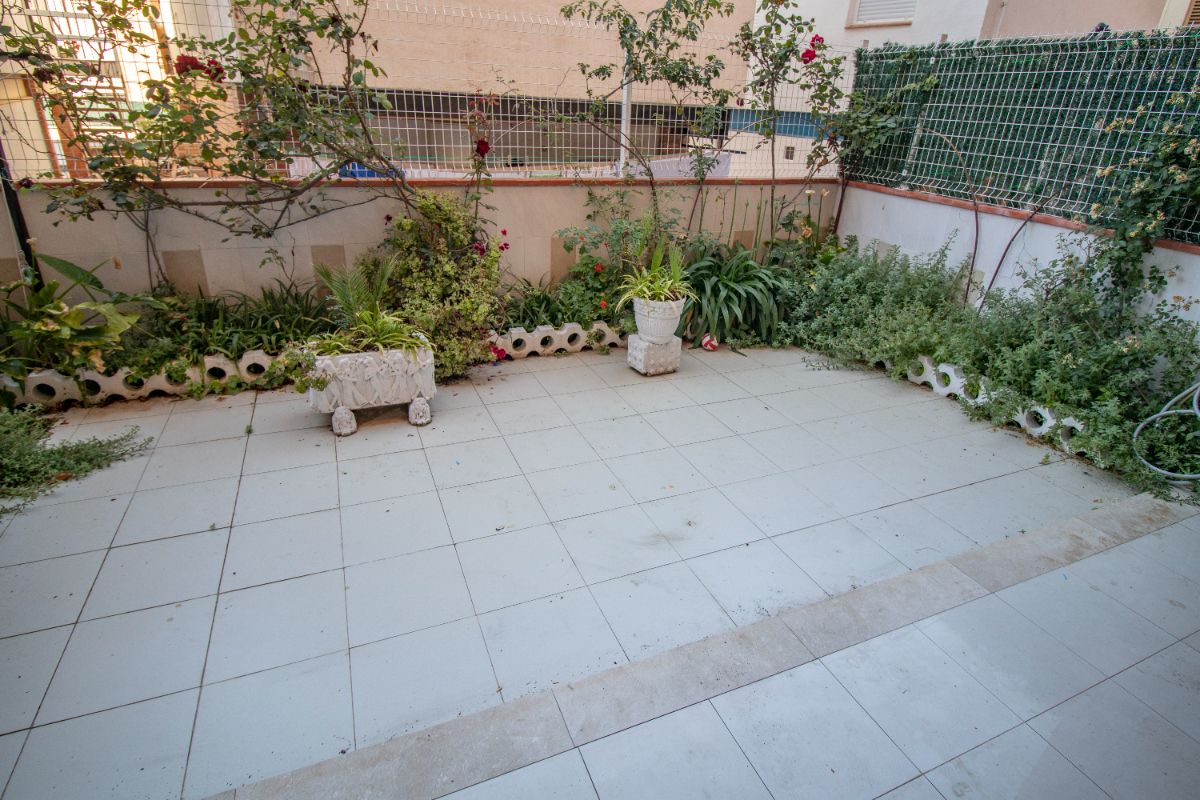 Venta de planta baja en Coma - Ruga