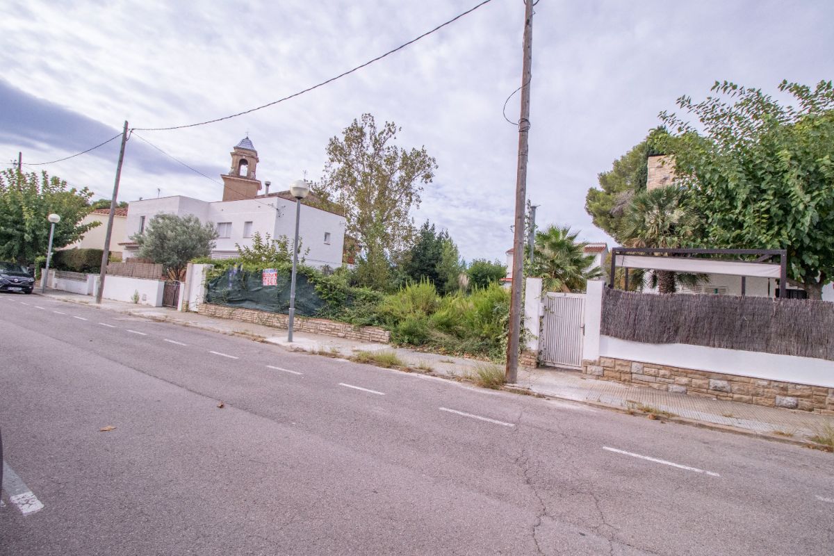 Venta de terreno en Coma - Ruga