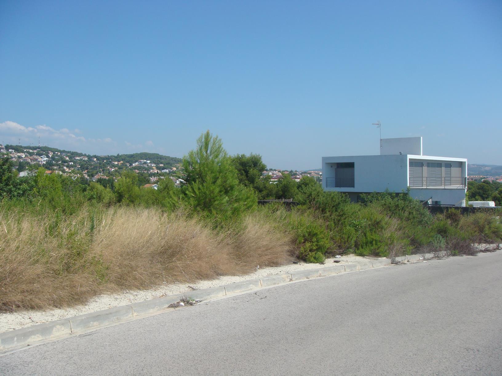 For sale of land in Coma - Ruga