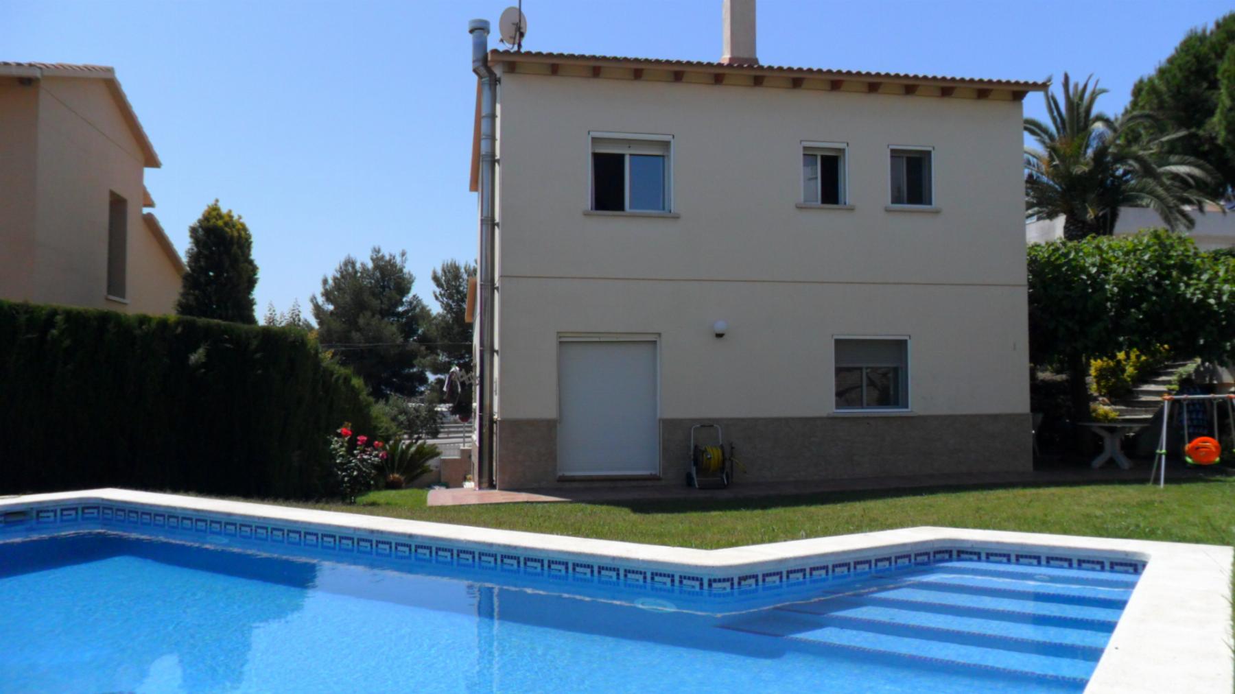 Venta de casa en Coma - Ruga
