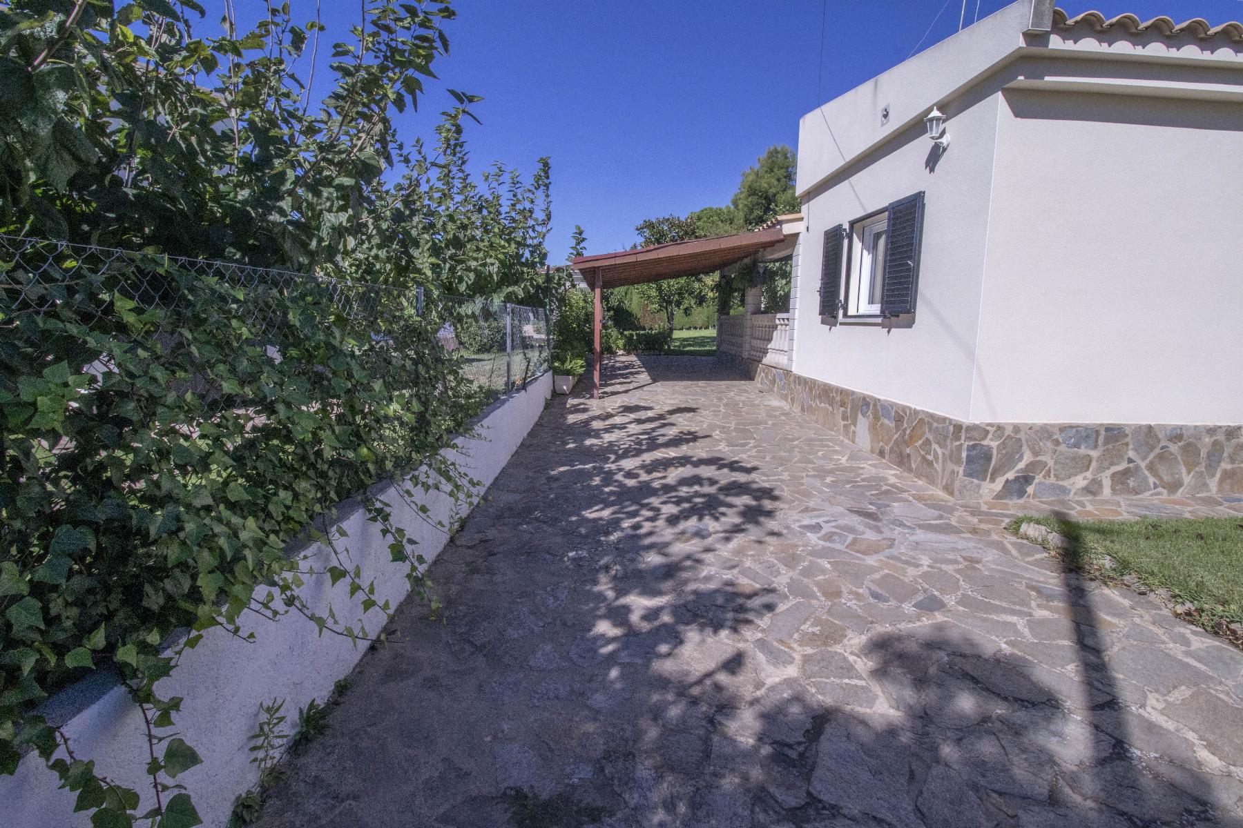 For sale of house in Coma - Ruga
