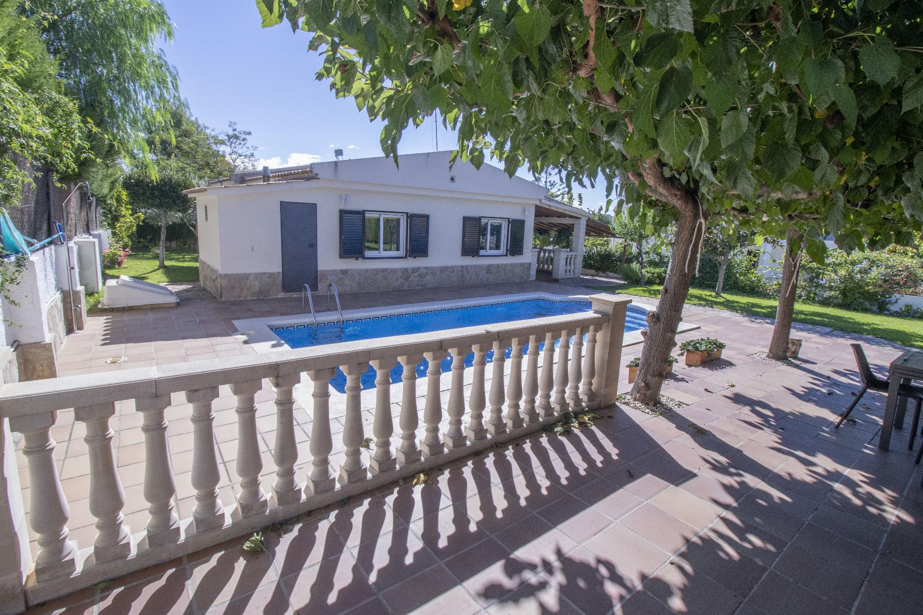 For sale of house in Coma - Ruga
