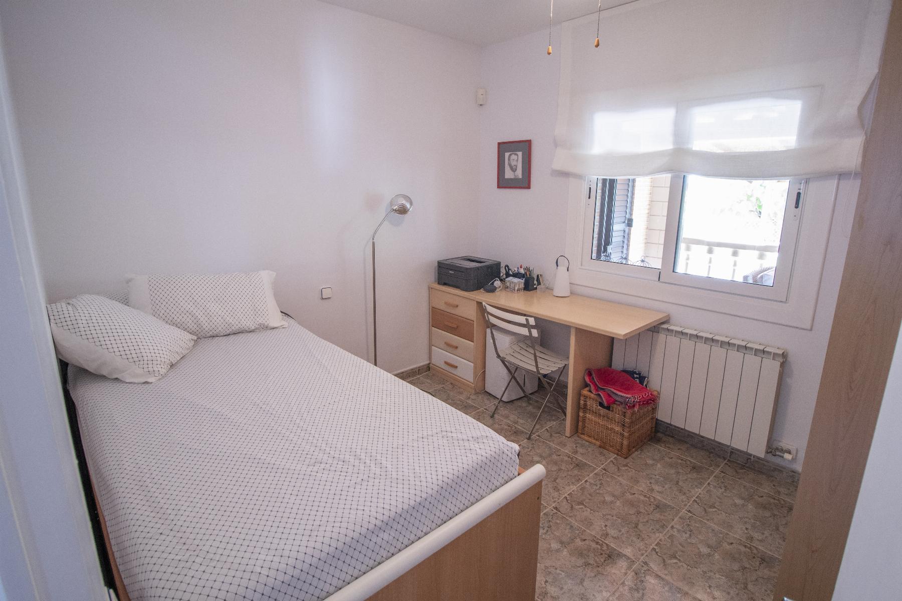 For sale of house in Coma - Ruga